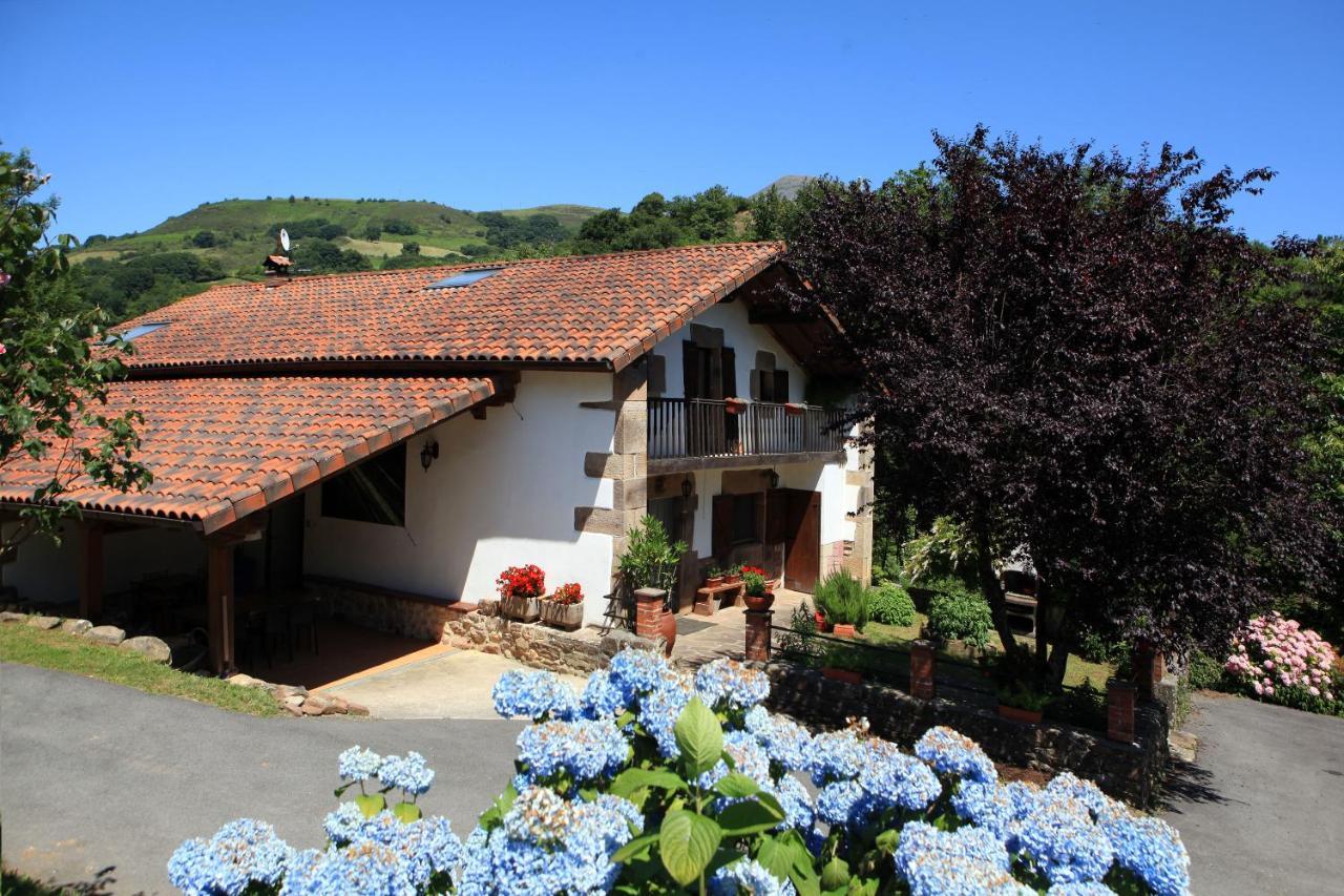 Casa Rural Malkornea Guest House Maya del Baztan ภายนอก รูปภาพ